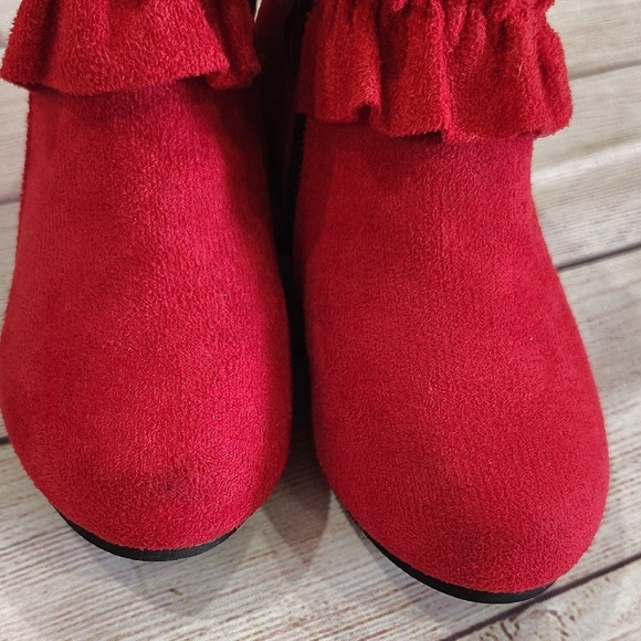 Chic Red Ankle Boots with Bow Accent - Picture 4 of 7